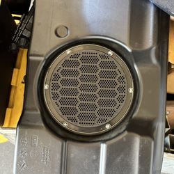 Subwoofer Speaker W/ Enclosure 26777AF