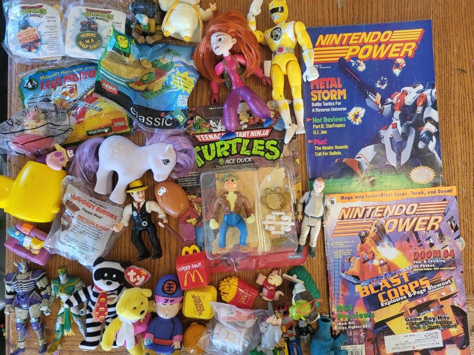 Vintage Toy/figure Lot