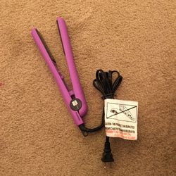 Mini travel flat iron