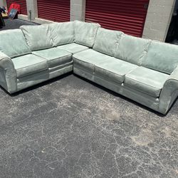 Comfy Nice Sky Blue Pull Out Bed Sectional Couch 🔥🔥