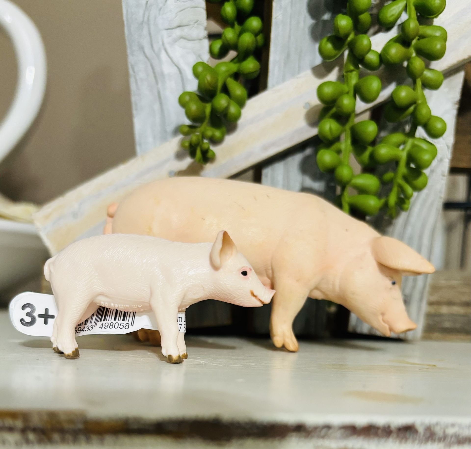 **RETIRED Schleich Adult Pig & Baby Pig!! Adult Pig is VINTAGE & over 20 years old & has a few scuffs in Good Condition!! The Baby Pig I just took out