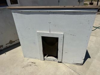 Free Wooden Dog House
