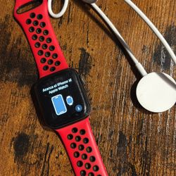 Apple Watch Series 5 40mm Aluminum 