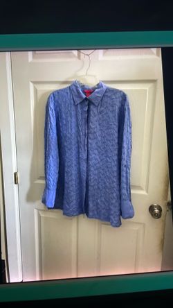 Women’s blouse, long - sleeved.