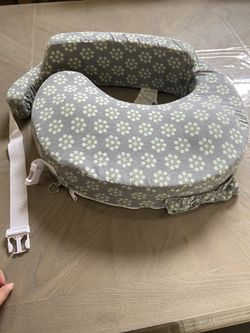 Baby Breastfeeding Pillow With Straps 
