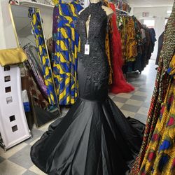 Already Made Prom Dresses 👗 Size: Medium/large.