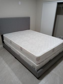 Quenn bed brand new