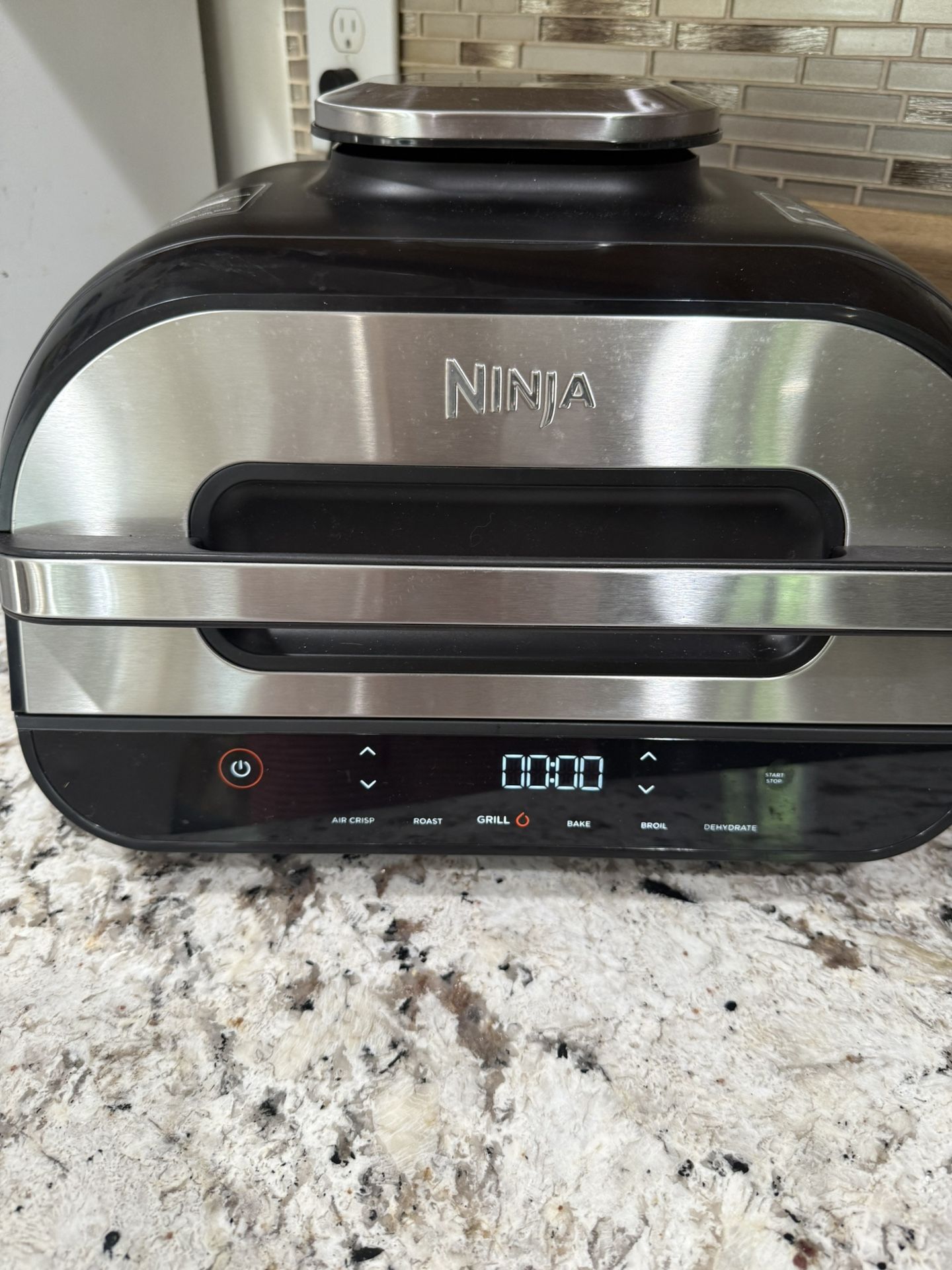 New Ninja Foodi 5 In 1 Indoor Grill and Air Fryer with Surround Searing, Removable Grill Gate,