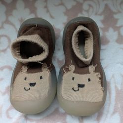 Free Soft Rubber Bottom Size 5-6 Toddler Bear Shoes