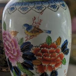 Vintage Chinese 24-in Floor Vase Made Of Porcelain