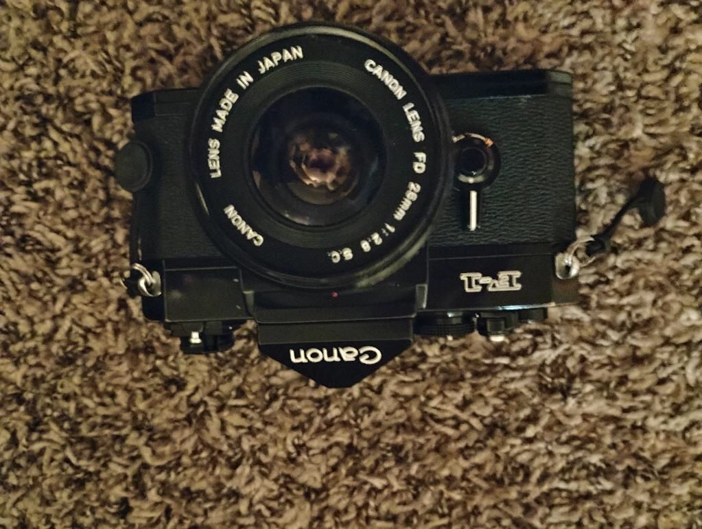 Canon F-1 + 28mm 2.8 Lens