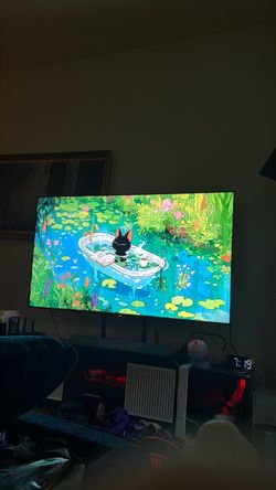 65” TCL Q7 QLED 4K Smart TV – Excellent Condition