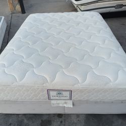 Queen Mattress And Box Spring 