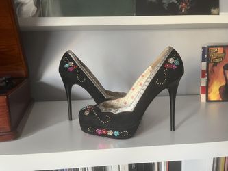 Betsey Johnson Women's Suede 