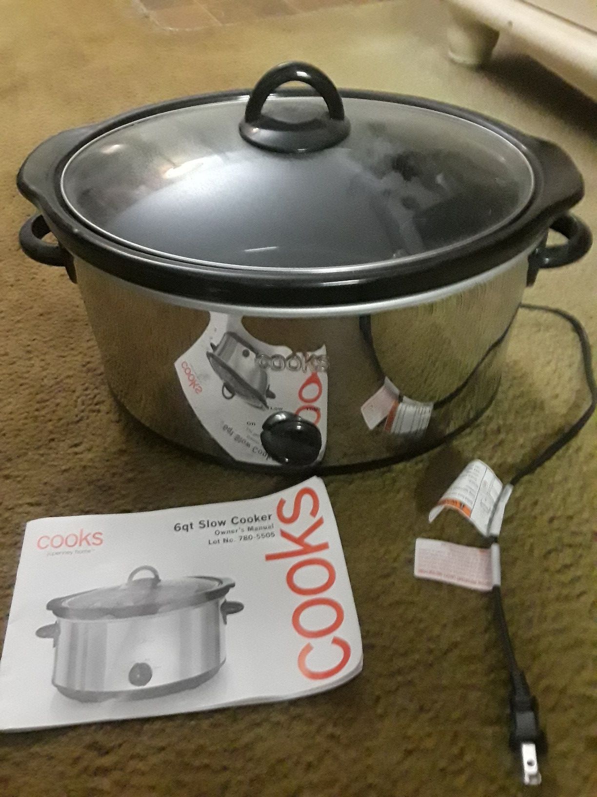 Slow cooker