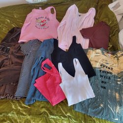 10 Women's Tops SM/M 