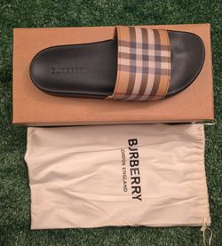 Burberry Slides – Women’s 9 / Men’s 12