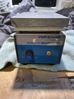 This is a used VWR Scientific Model 210 Mini-Hot Plate (Catalog No. 33918-556) designed for laboratory heating.