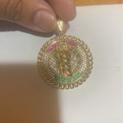 Brand New Gold Played Pendant Unisex 