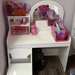 Girls Vanity Desk 