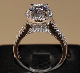 New 18 k white gold engagement ring wedding ring set
