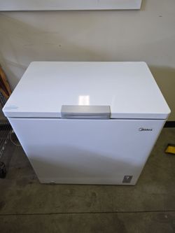 Chest freezer