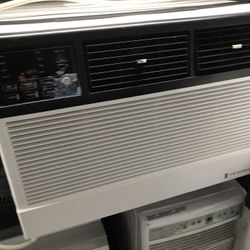 24.000 Btus Window Air Conditioning $400 Tax Included