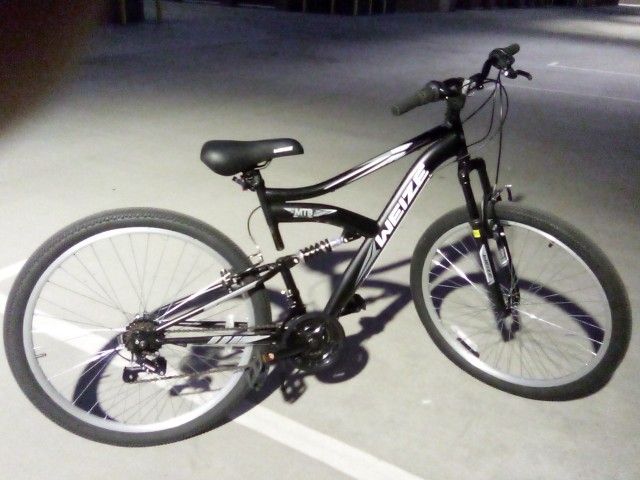$80. obo Adult 27,5 " Mountain Bike