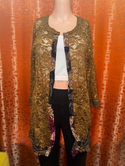 Gimmicks by BKE Lace Cardigan Large Excellent Condition