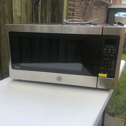 GE Profile 2.2 Cu Ft Countertop Microwave