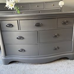 Beautiful dresser pepper gray 55”wide 33”tall  No scratches No damage  Restored rare piece  Delivery 🚚 options 