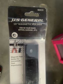 Magnetic tool holder