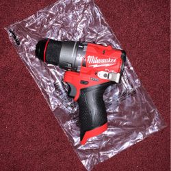Milwaukee M12 Hammer Drill 