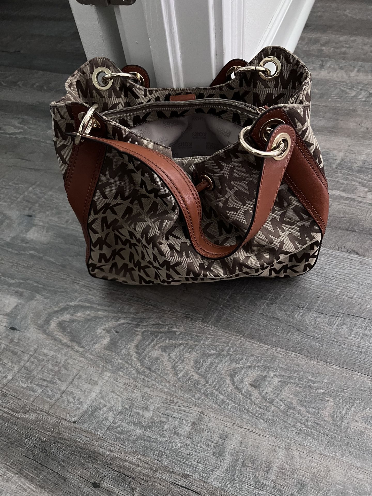 Michael Kors Hand Bag