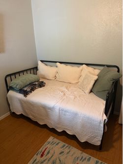 Daybed with Trundle
