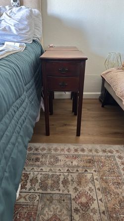 Night stands set (2)