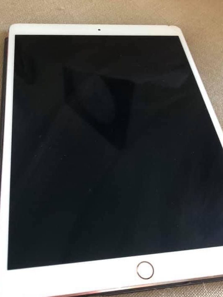 iPad For Sale Very Realiable I’m *Shipping Only *