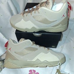 Jordan MVP 92 (GS) SIZE 6.5Y (Womens Size 8) Desert Camo/Fire Red-Mushroom