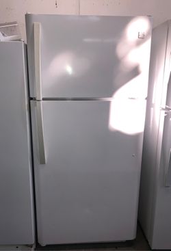 White refrigerator kenmore