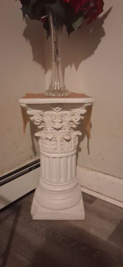 White Corinthian Column Pedestal Stand