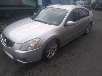 2008 Nissan Maxima (low miles)