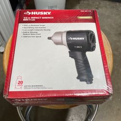 New Husky 1/2” Impact Wrench 800ft Lbs 7000rpm -New