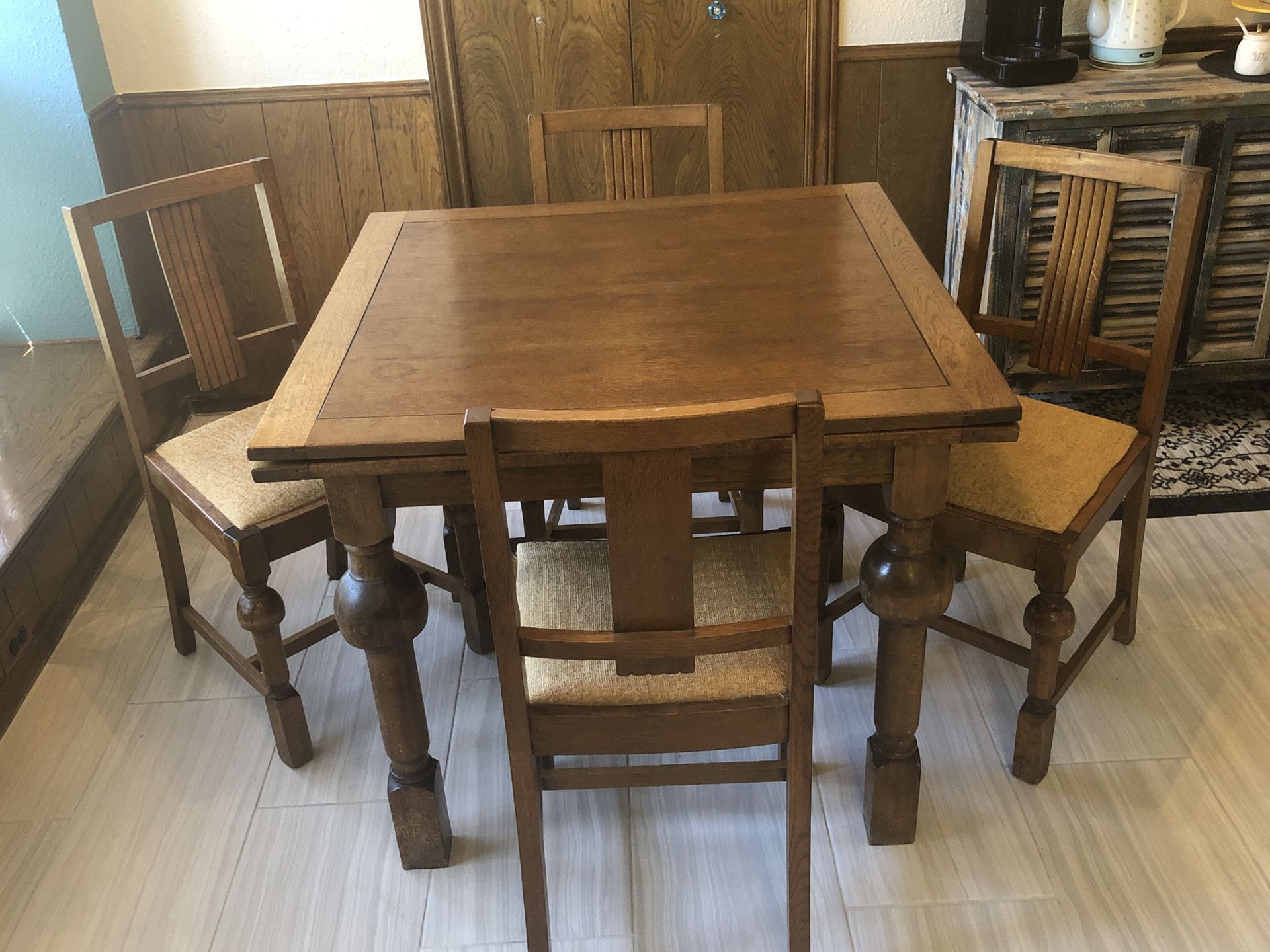 Kitchen Table with pull-out leaves