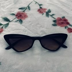Classic Cat Eye Sunnies
