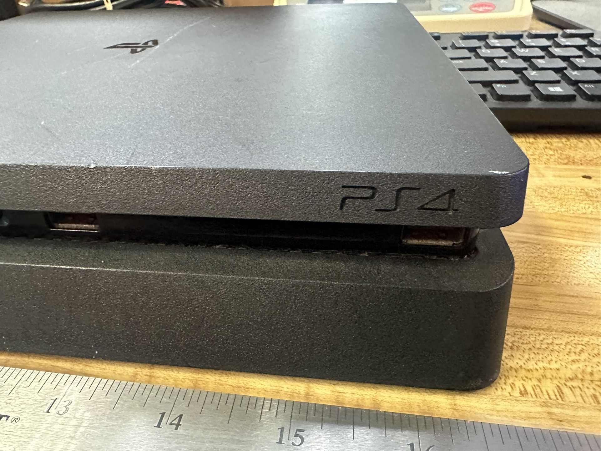 PS4 Slim