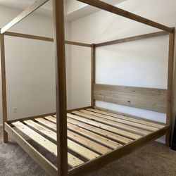 Solid Wood King Canopy Bed