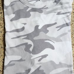 Hollister Shirt Large