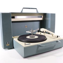 GENERAL ELECTRIC WILDCAT STEREO SOLID STATE TURNTABLE SYSTEM BLUE TEAL
