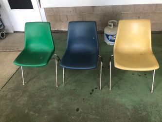 3 plastic chairs