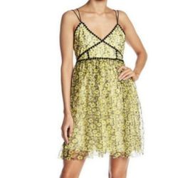 $195 Romeo & Juliet Couture Size Small Yellow Mini Dress